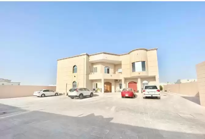 Wohn Klaar eigendom 1 Schlafzimmer U/F Wohnung  zu vermieten in Doha #15689 - 1  image 